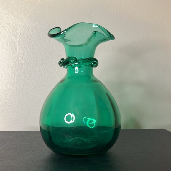 Bischoff Glass Hand Blown Vintage Green Ruffle Top Bud Vase w Decorative Ring - Picture 7 of 7